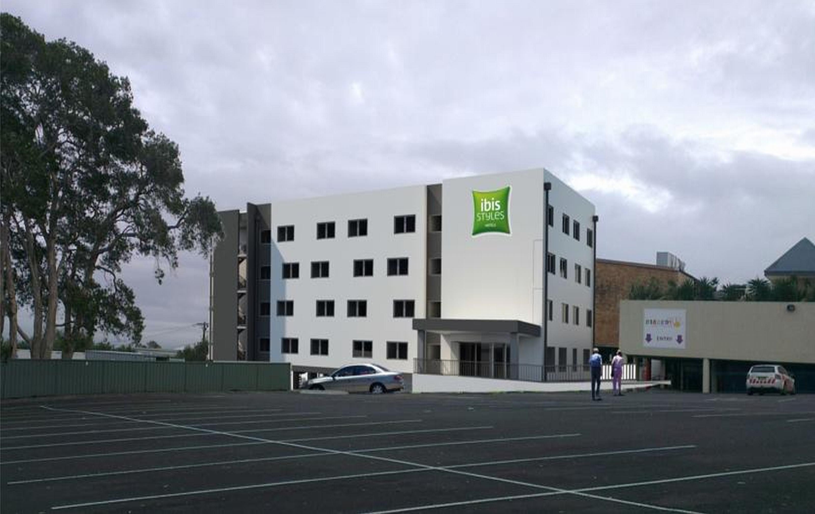Ibis Styles The Entrance Hotel Bagian luar foto