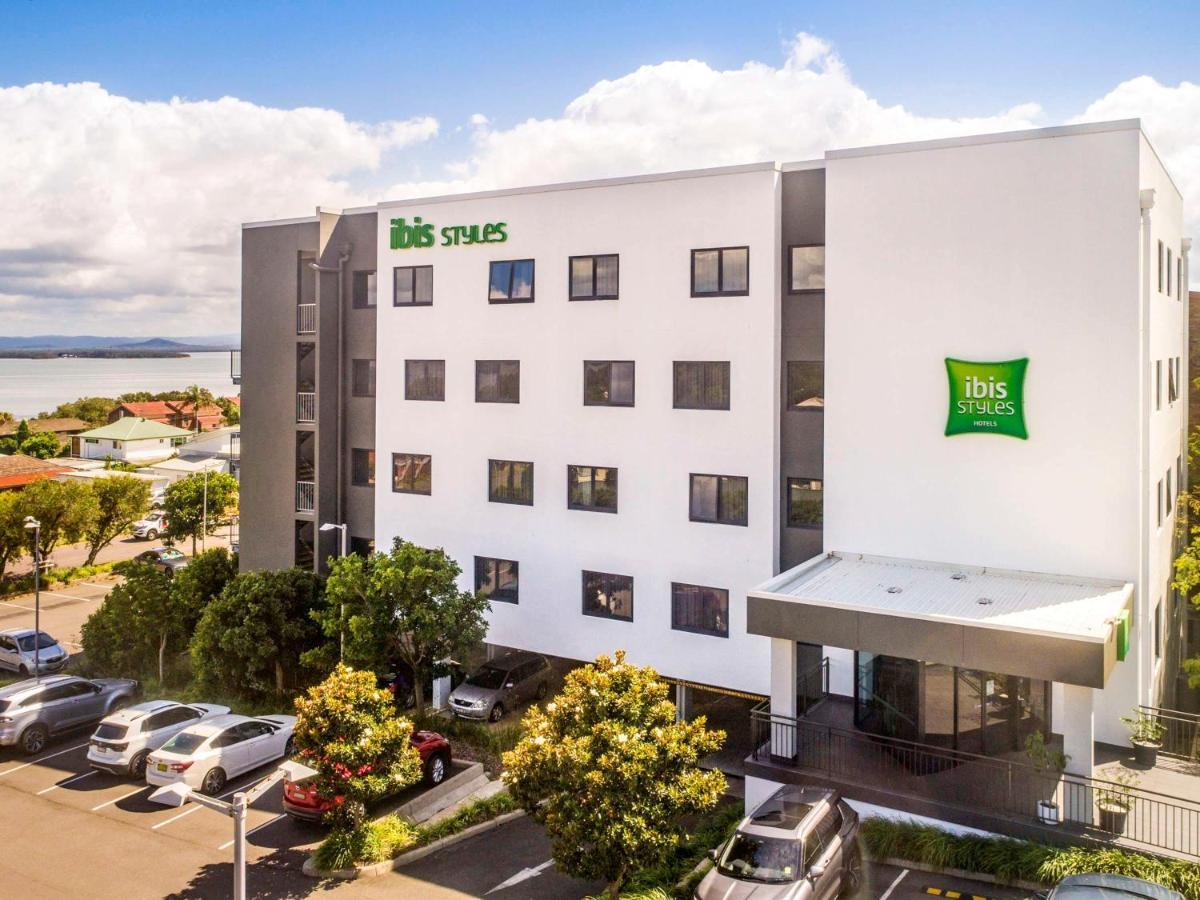 Ibis Styles The Entrance Hotel Bagian luar foto